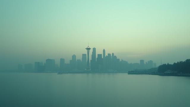 Misty Seattle skyline with a calm atmosphere